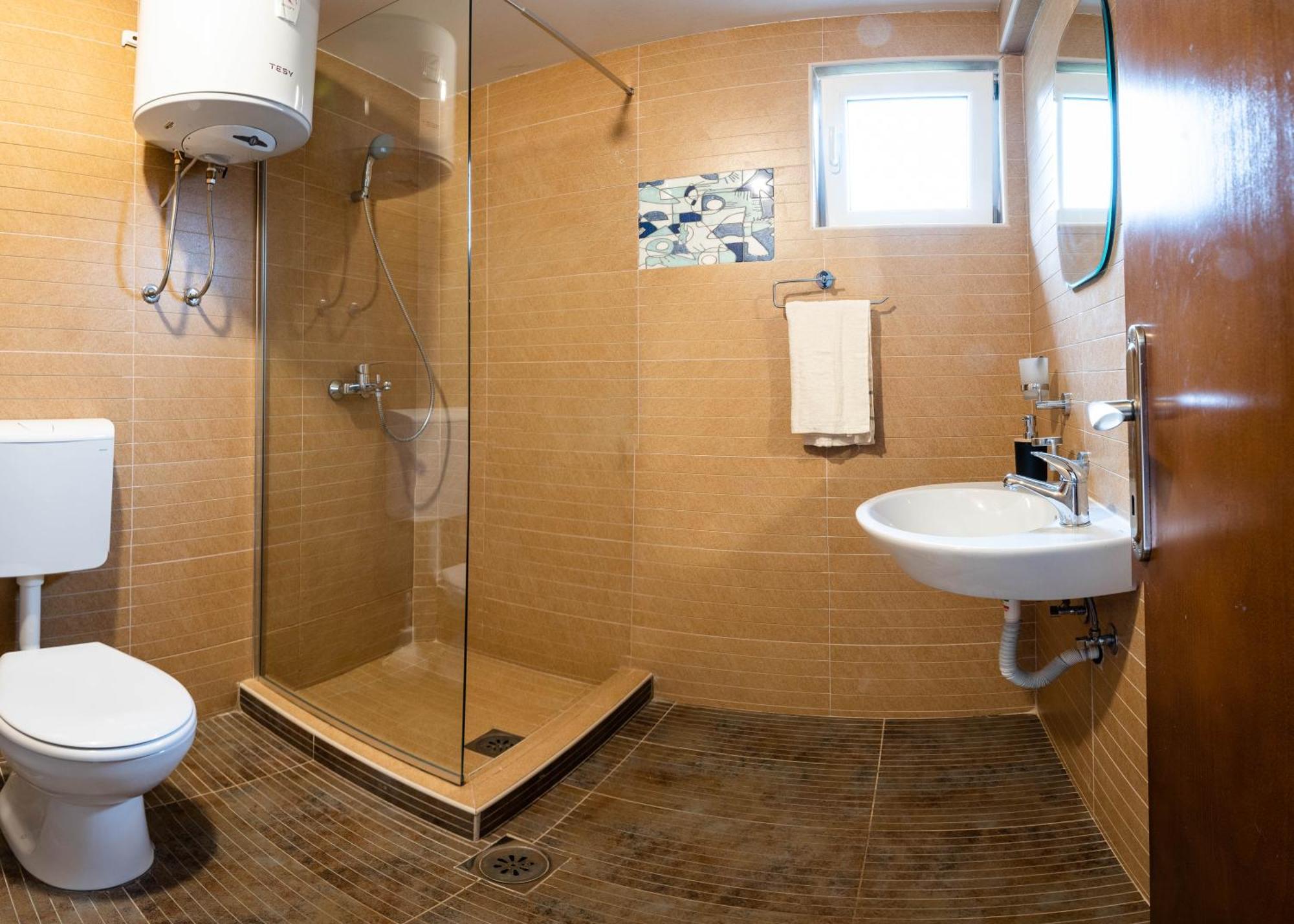 Studio Apartment Cudo Nevidjeno Karuc المظهر الخارجي الصورة